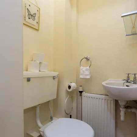 Cosy 1 Bed Flat Near City Centre Edinburgh