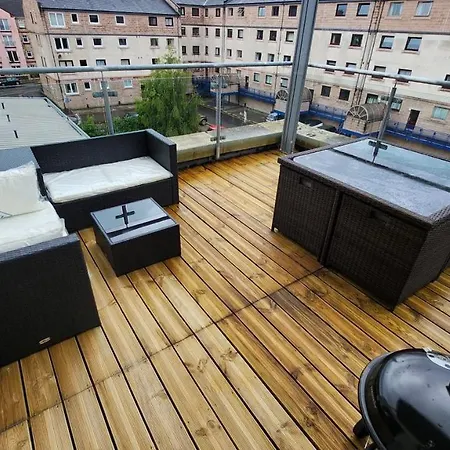 Modern In A Flat Near Haymarket Homestay *