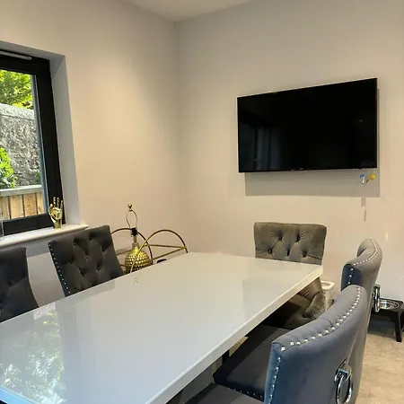 Breathtaking 5 Bedroom Townhouse In Murrayfield Location, Free Parking Βίλα