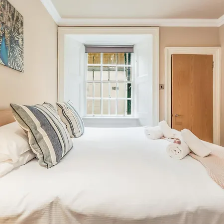 Appartement Large 3 Bed 3 Bath - New Town *