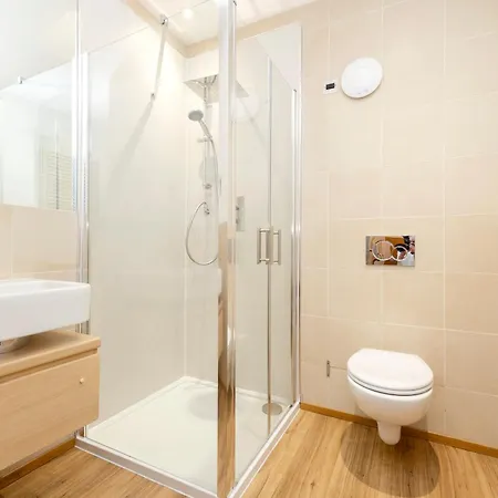 Joivy Chic 2-br Flats Near Castle