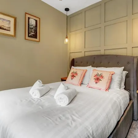 Warden's Close Daire *