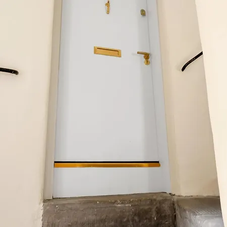 Warden's Close Daire *