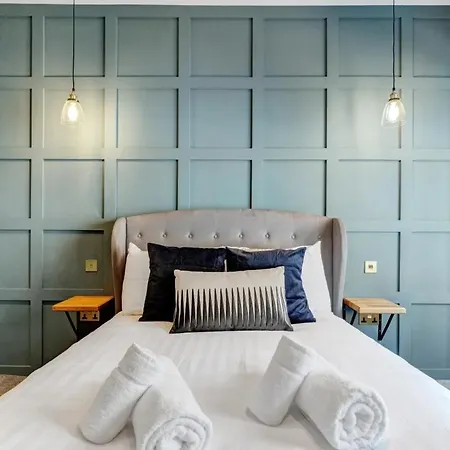 Warden's Close شقة