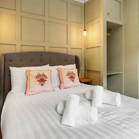 Warden's Close Daire *