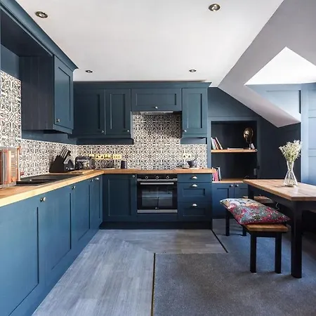 Warden's Close Edinburgh