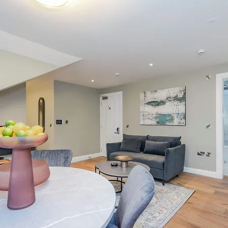 Dragon Luxury Serviced At Albyn Place *