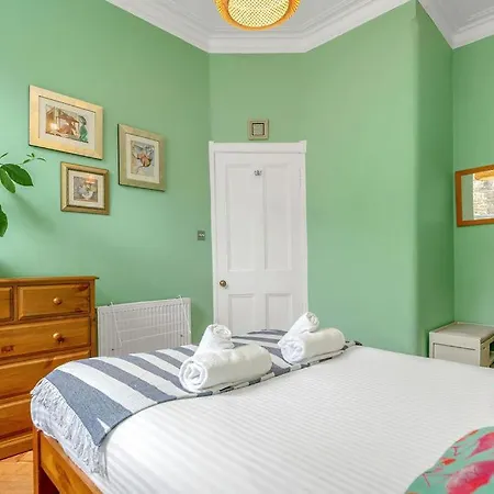 Homely In Trendy Stockbridge EDI