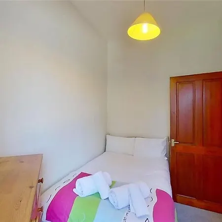 1 Bed Flat Near Castle