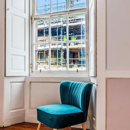Large Super 3 Bed -princes Street, Parking Apartamento *