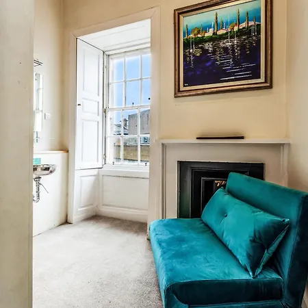 Daire Large Super 3 Bed -princes Street, Parking *