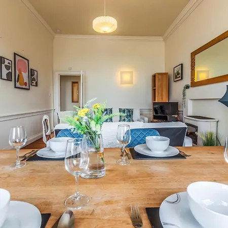 Large Super 3 Bed -princes Street, Parking Edimburgo