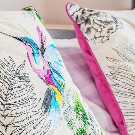 Large Super 3 Bed -princes Street, Parking Daire