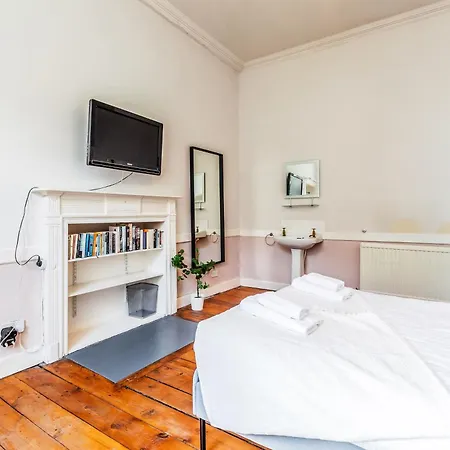 Lägenhet Large Super 3 Bed -princes Street, Parking