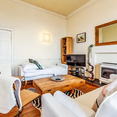 Large Super 3 Bed -princes Street, Parking Apartamento *