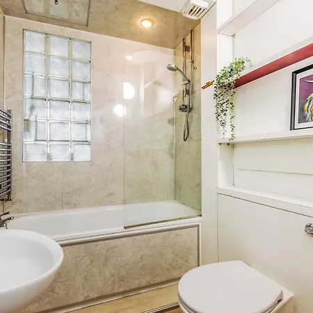 Large Super 3 Bed -princes Street, Parking Daire Edinburgh