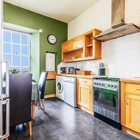 Apartamento Large Super 3 Bed -princes Street, Parking
