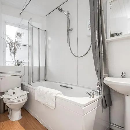 Apartamento Cozy 2 Bed With Great View - Parking Edimburgo