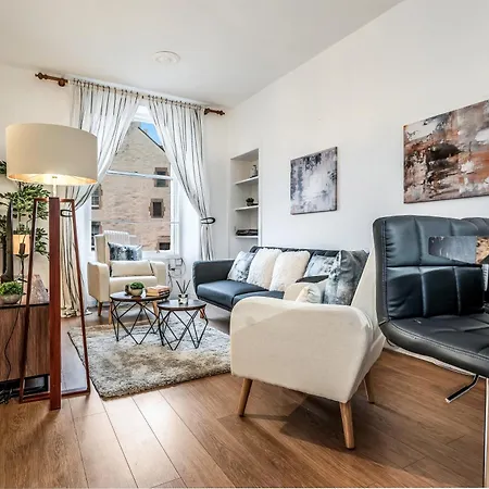 Cozy 2 Bed With Great View - Parking Apartment *