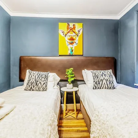 Cozy At Castle, Parking Edinburgh