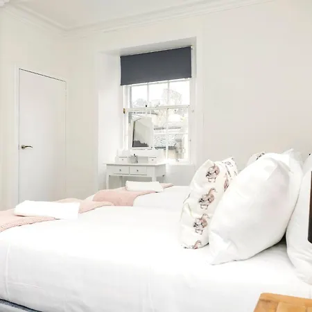 Centrally Located Spacious 2 Bedrooms