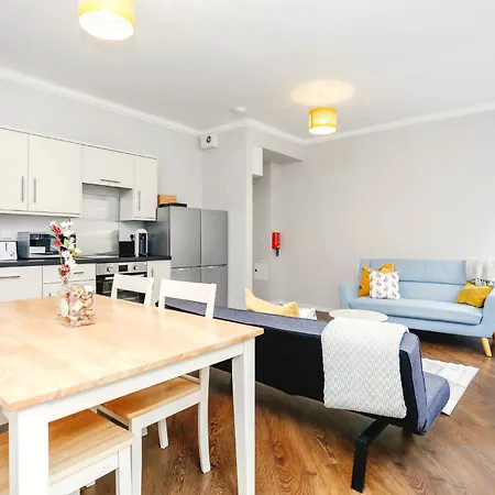 Centrally Located Spacious 2 Bedrooms