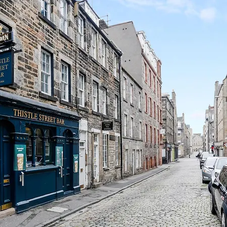 Centrally Located Spacious 2 Bedrooms Lejlighed Edinburgh