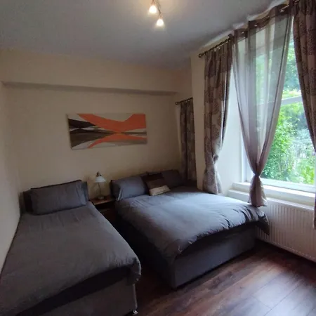 2 Bed Flat Old Town 公寓