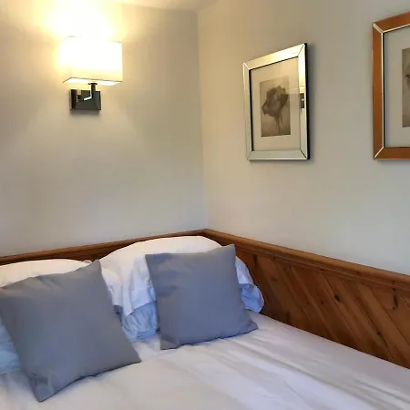 Stylish With Private Roof Terrace * Edinburgh