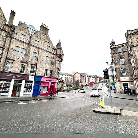 Unique Cozy Nest For 2, Old Town