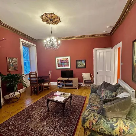 Unique Cozy Nest For 2, Old Town