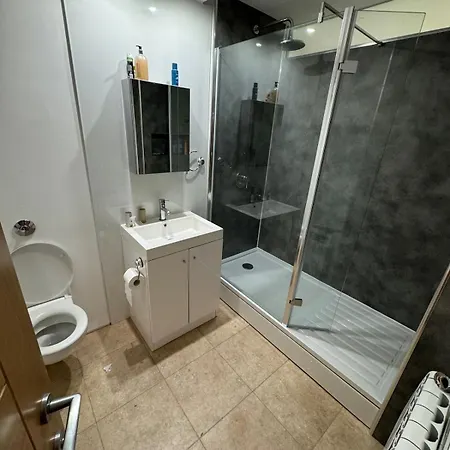 3 Bedroom Tranquil Ground Floor Flat In Merchiston Apartment