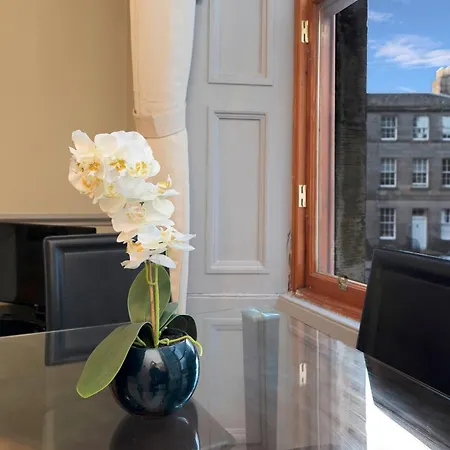 Central, Cozy 2br-1ba-haymarket - With Parking Apartment *