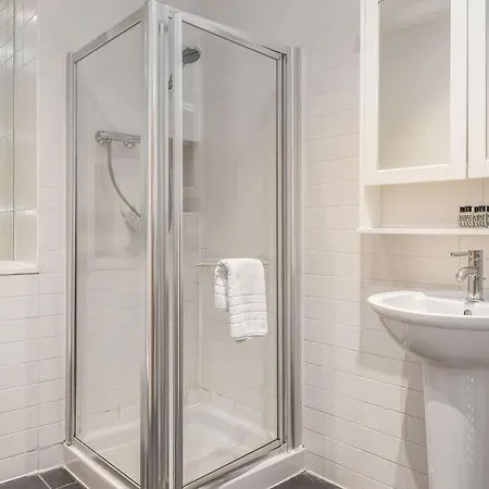 Beautiful Designer 2 Bed 2 Bath Old Town - Parking