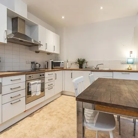 Beautiful Designer 2 Bed 2 Bath Old Town - Parking 公寓 爱丁堡