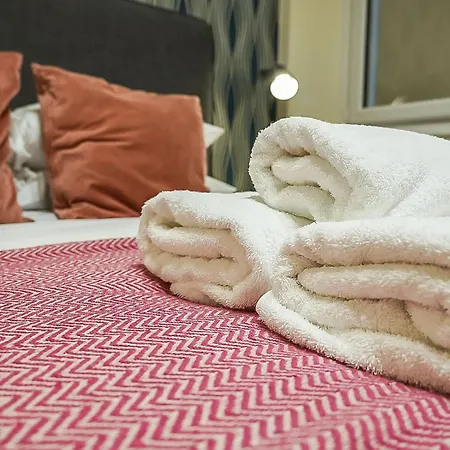 Beautiful Designer 2 Bed 2 Bath Old Town - Parking 公寓