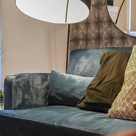 Beautiful Designer 2 Bed 2 Bath Old Town - Parking Appartement Edinburgh