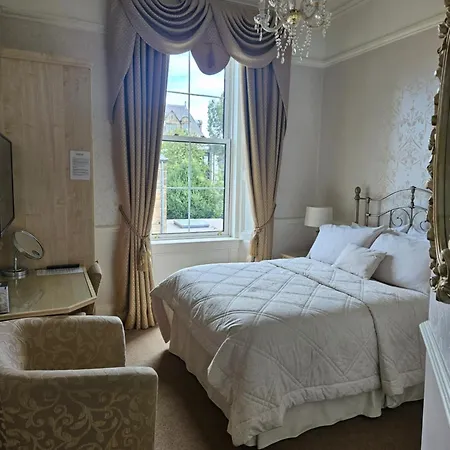 Highfield 4*