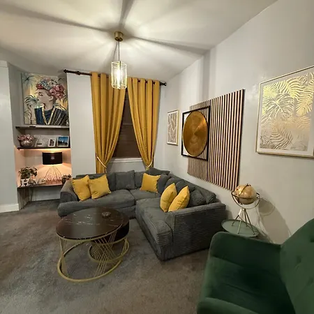 Two Bedroom Apartment-central Edinburgh-old Town-licensed *