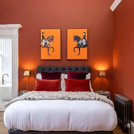 Dragon Luxury Serviced At Albyn Place * Edinburgh