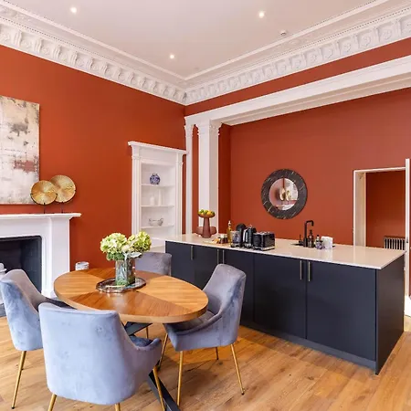 Dragon Luxury Serviced At Albyn Place Apartment Edinburgh