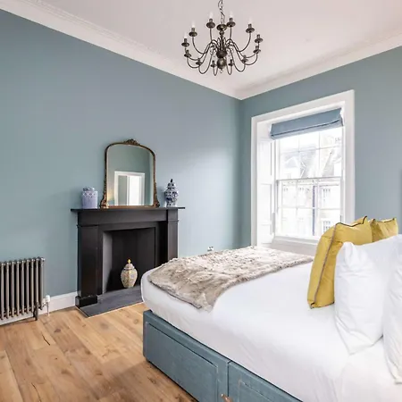 Dragon Luxury Serviced At Albyn Place * Edinburgh