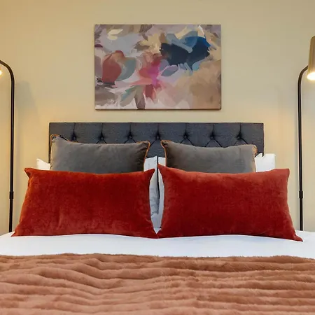 Apartment Dragon Luxury Serviced At Albyn Place Edinburgh