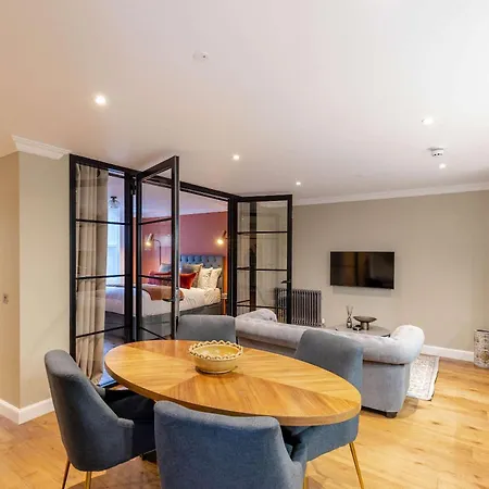 Dragon Luxury Serviced At Albyn Place * Edinburgh