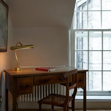Luxury Mews In The Heart Of New Town Holiday home Edinburgh