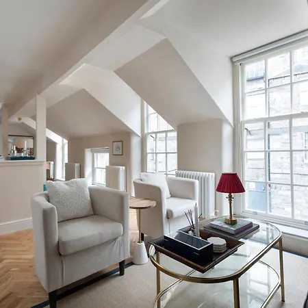 Luxury Mews In The Heart Of New Town Edinburgh
