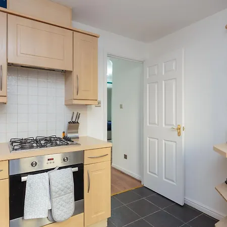 Stylish 2 Bedroom In Διαμέρισμα