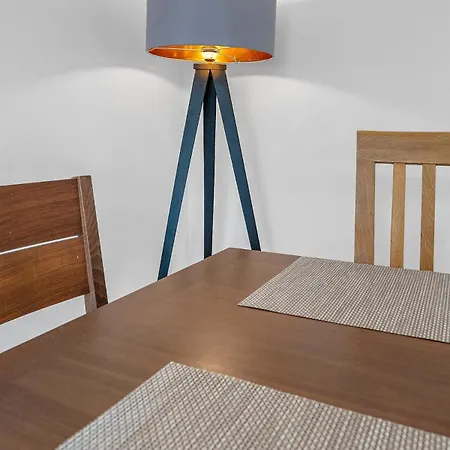 Gorgeous Centre Pad, 2 Bedrooms شقة *