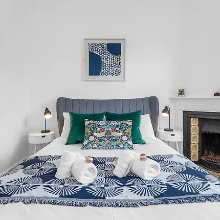 Gorgeous Centre Pad, 2 Bedrooms شقة إدنبرة