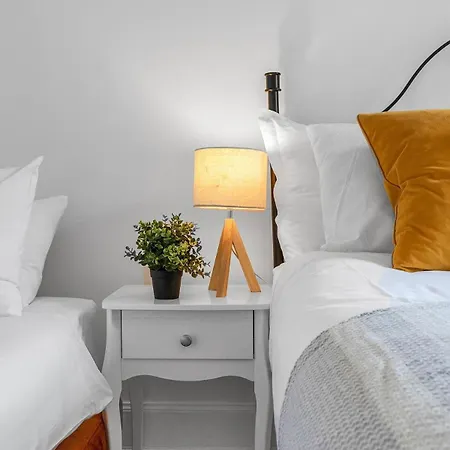Gorgeous Centre Pad, 2 Bedrooms شقة